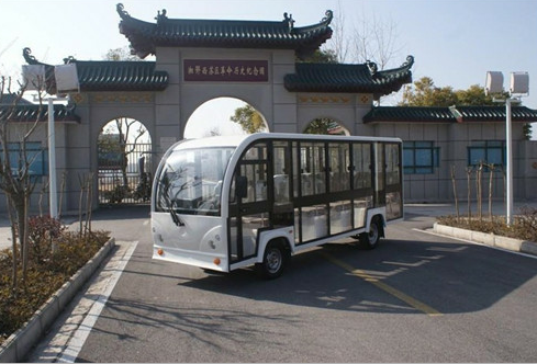 封闭电动观光车